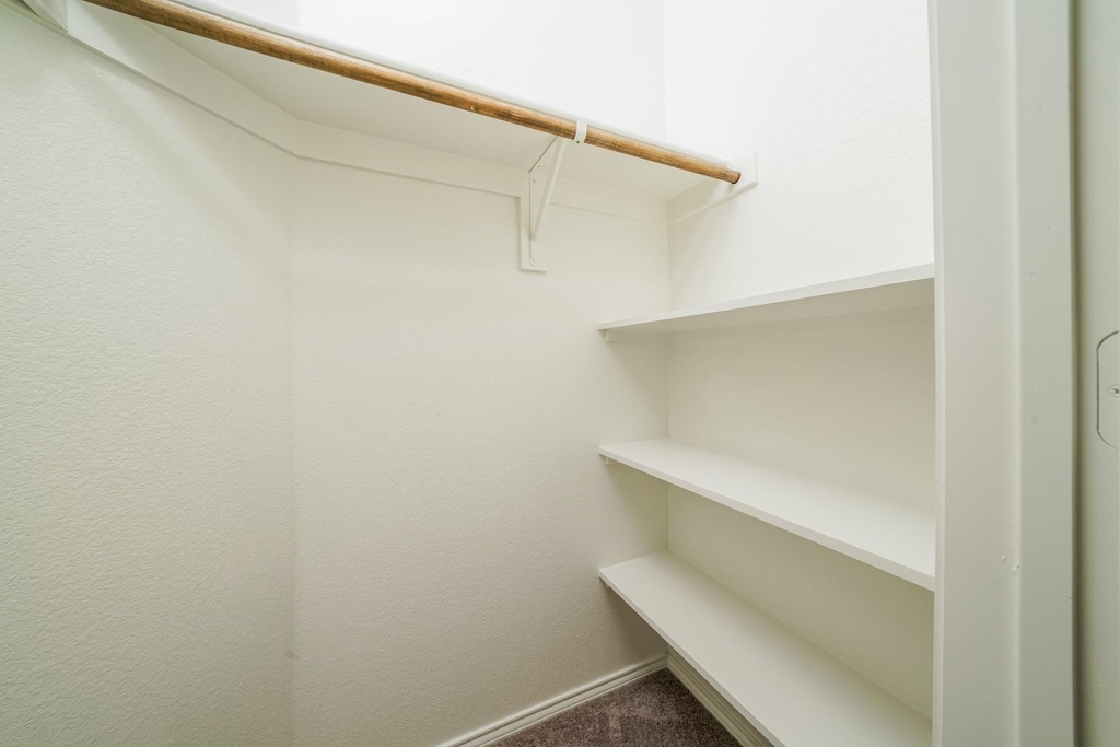 713 Jonius Creek Drive - Photo 10