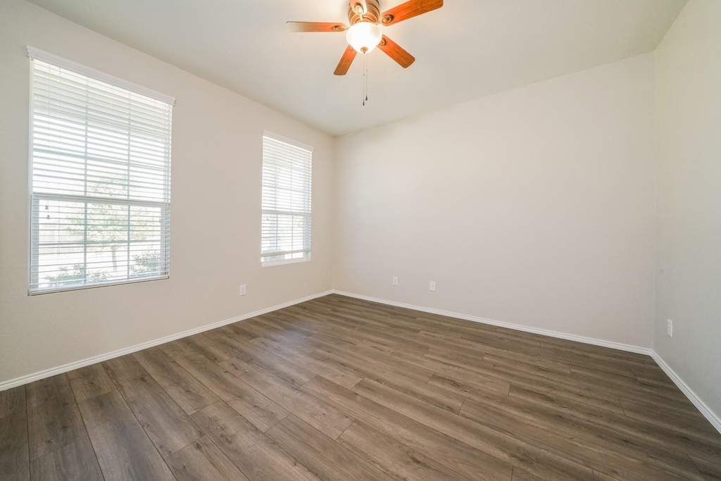713 Jonius Creek Drive - Photo 6