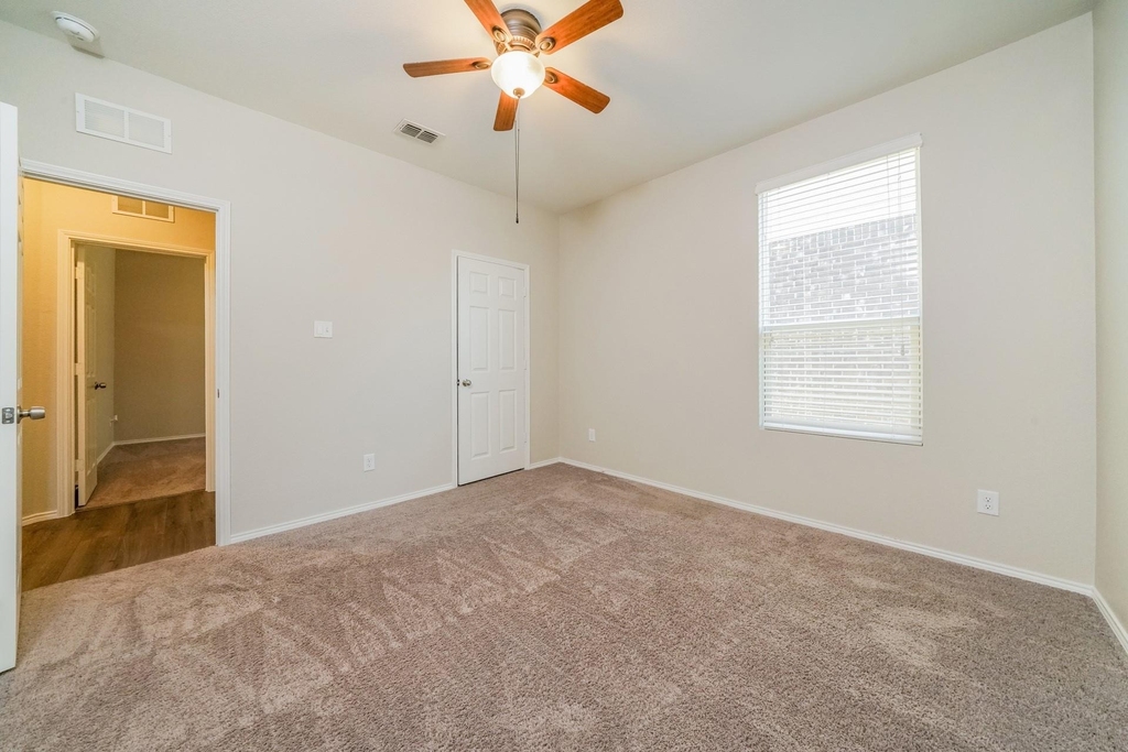 713 Jonius Creek Drive - Photo 8
