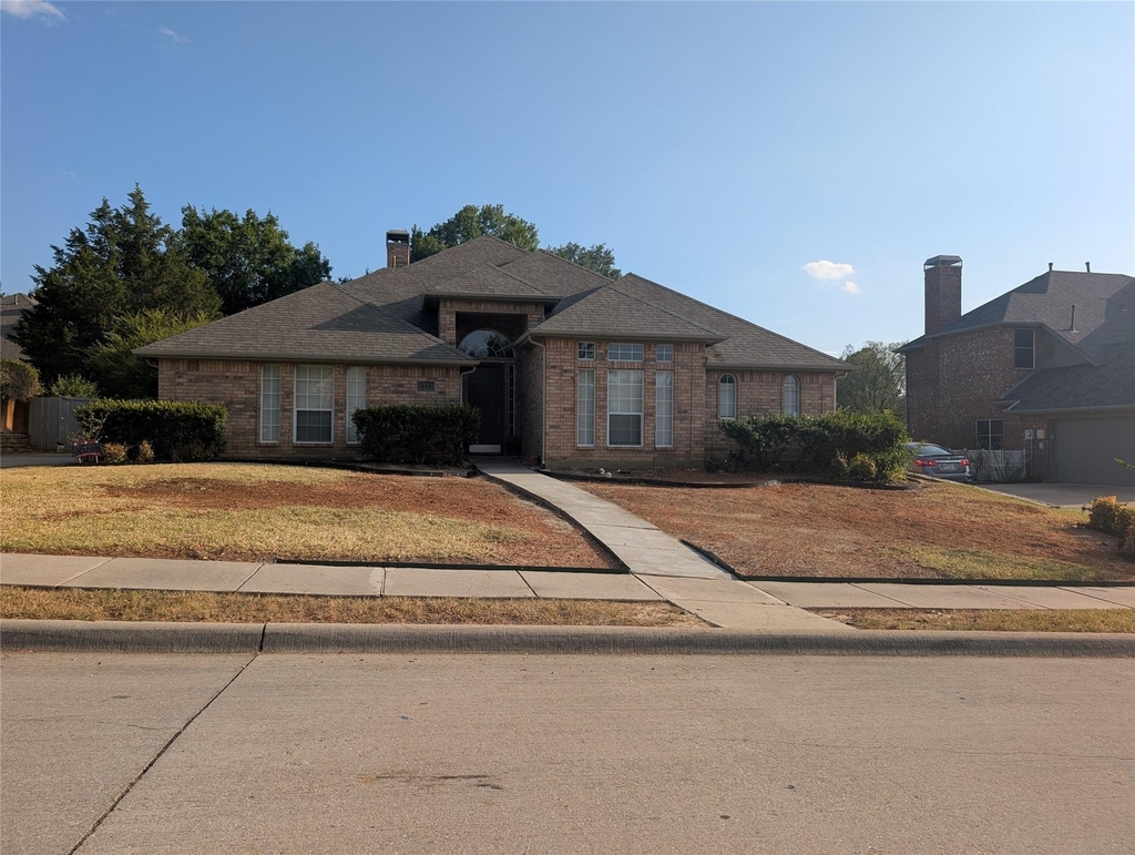 310 Chisholm Trail - Photo 0