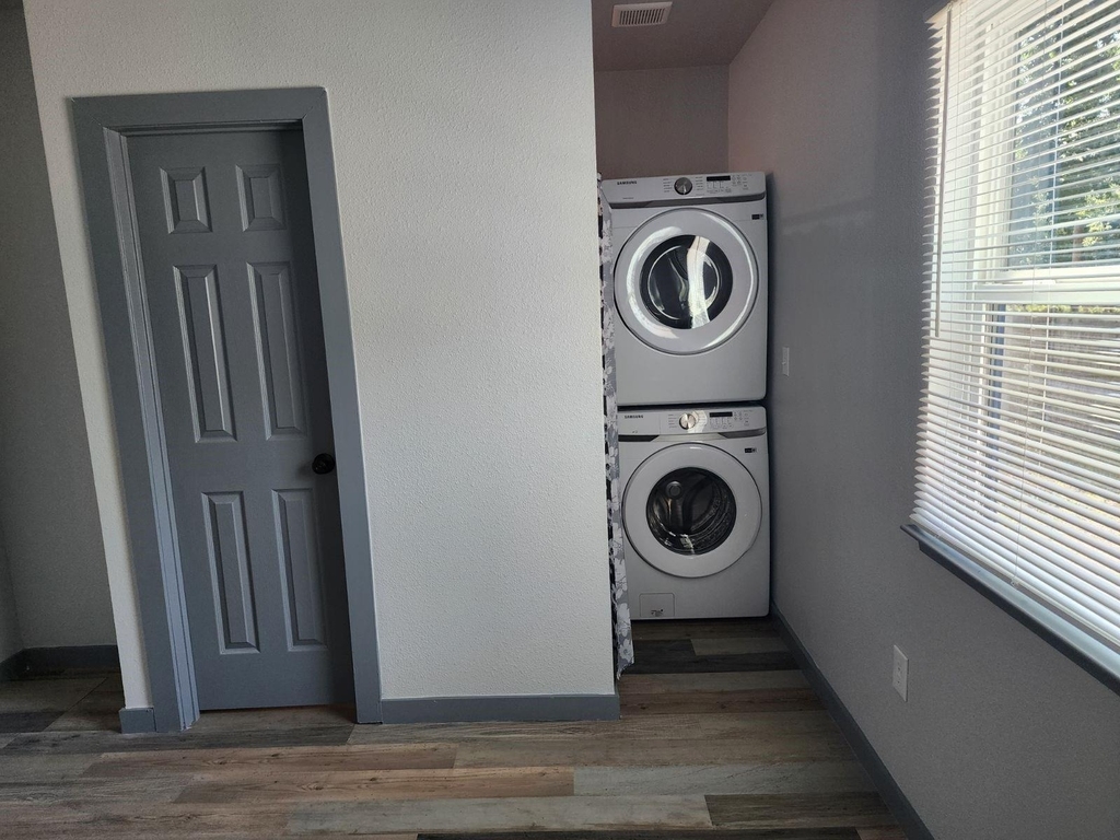 513 Cascade Drive - Photo 3