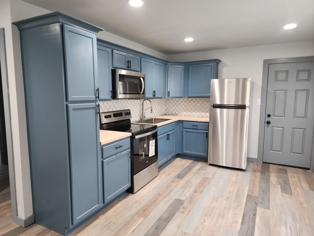 513 Cascade Drive - Photo 1