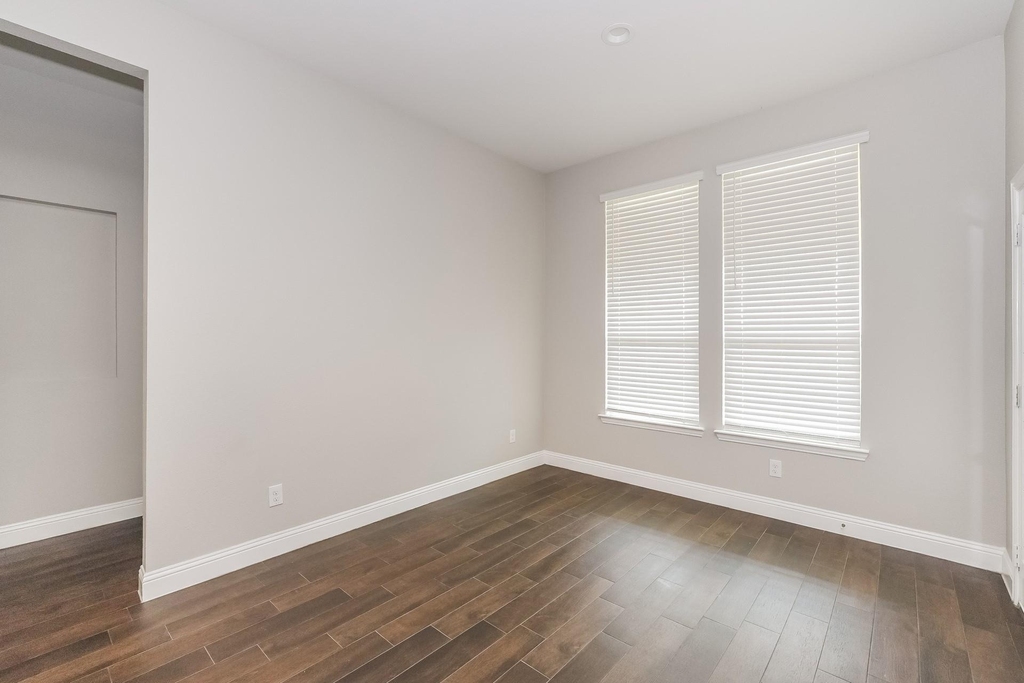 701 Brody Trail - Photo 3