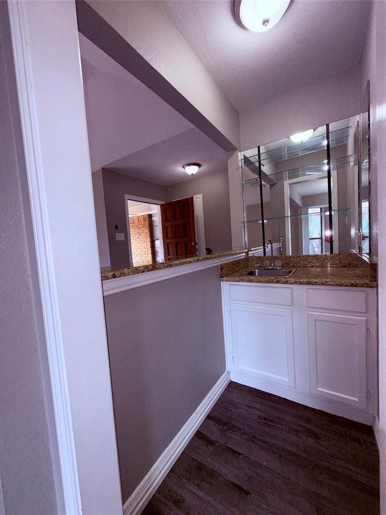 2612 S Meadow Drive - Photo 5
