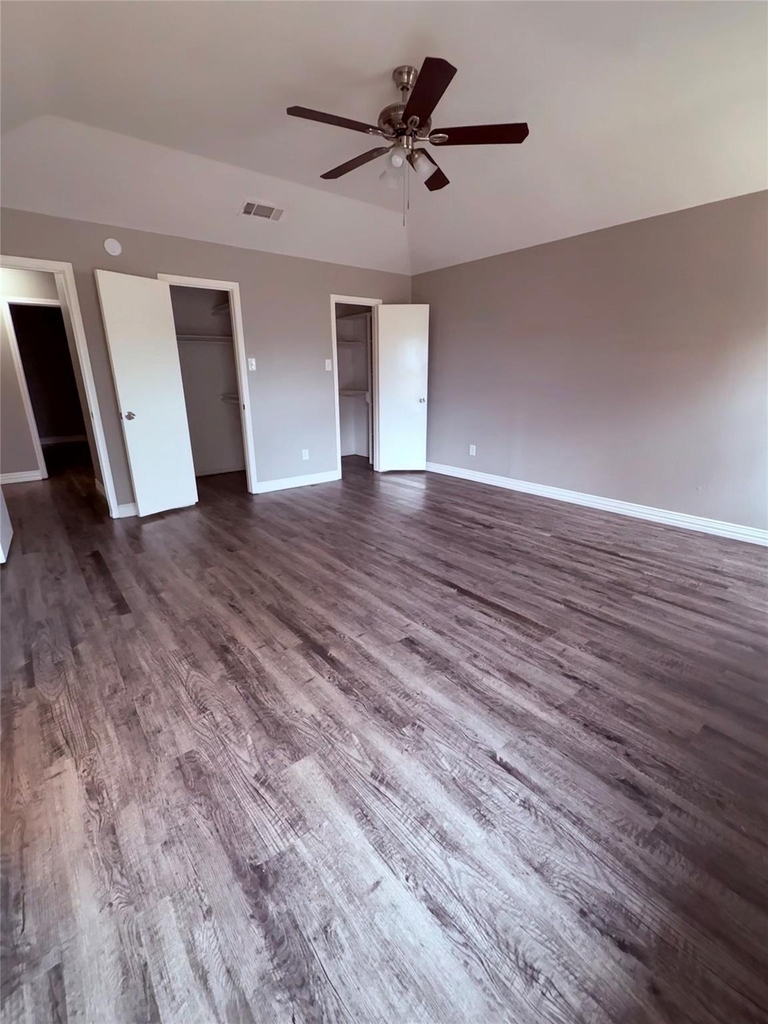 2612 S Meadow Drive - Photo 18