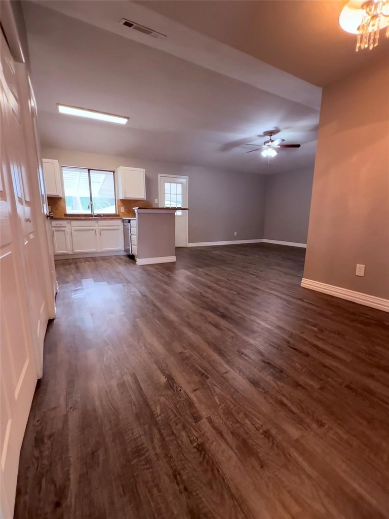 2612 S Meadow Drive - Photo 6