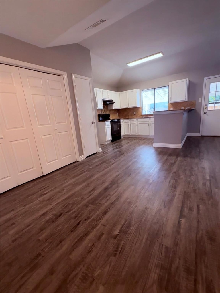 2612 S Meadow Drive - Photo 7