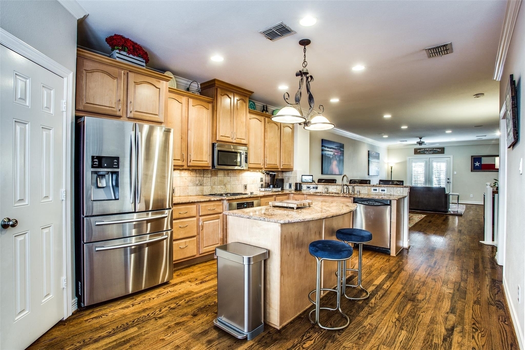 3610 Gillespie Street - Photo 4