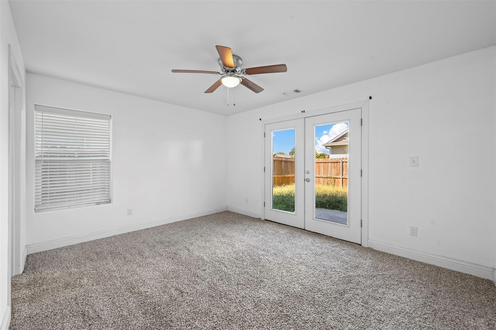 607 E Carter Street - Photo 10