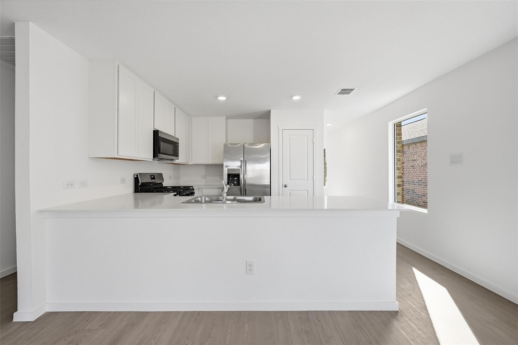 1617 Elliott Road - Photo 4