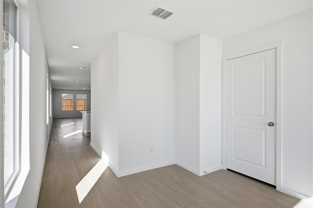 1617 Elliott Road - Photo 6