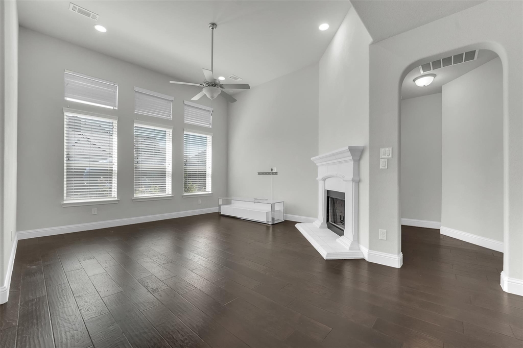 810 Acadia Court - Photo 6