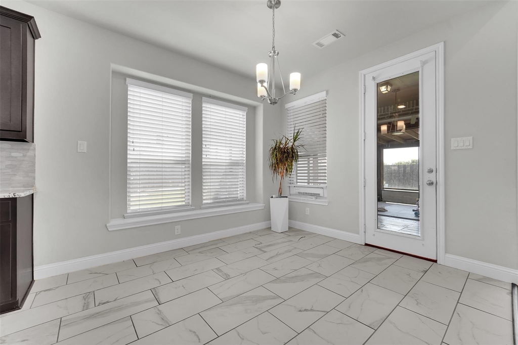 810 Acadia Court - Photo 8