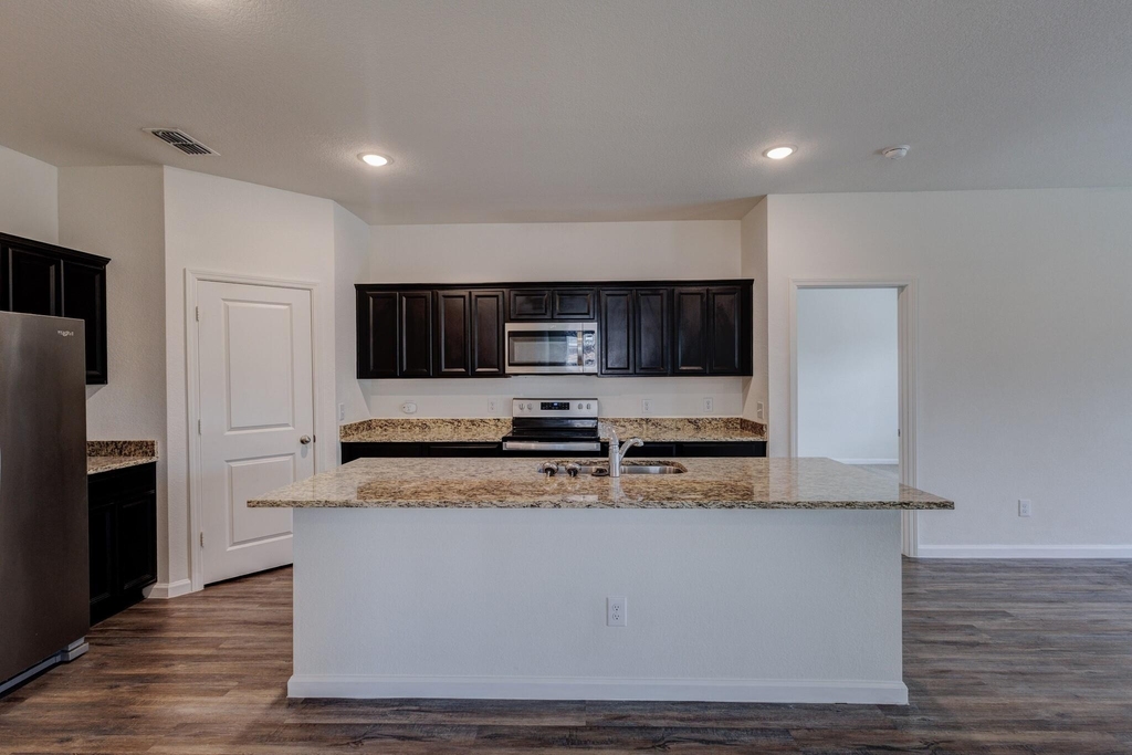 817 Cedar Elm Drive - Photo 4
