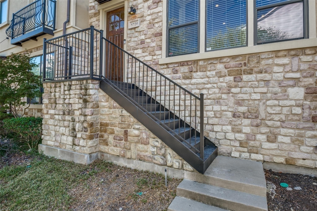 5720 Robbie Road - Photo 1