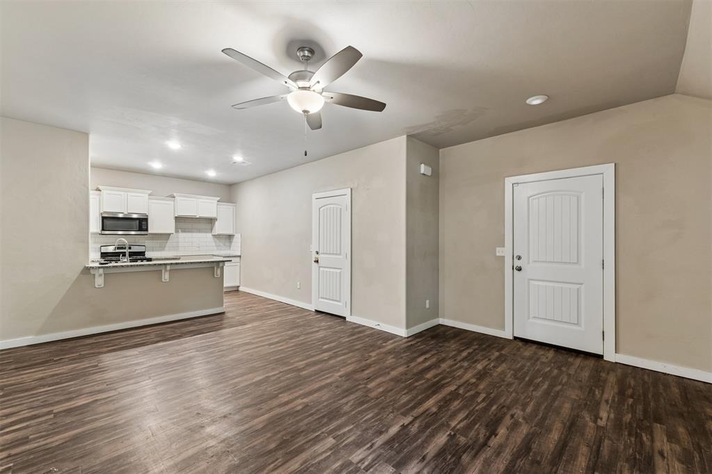 706 W London Street - Photo 1