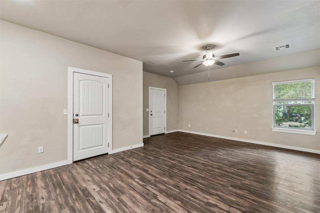 706 W London Street - Photo 5