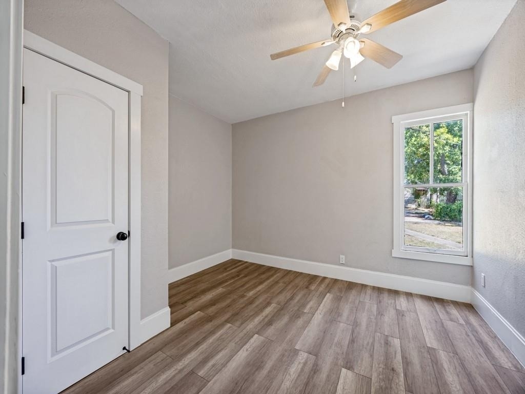 917 W Sears Street - Photo 17
