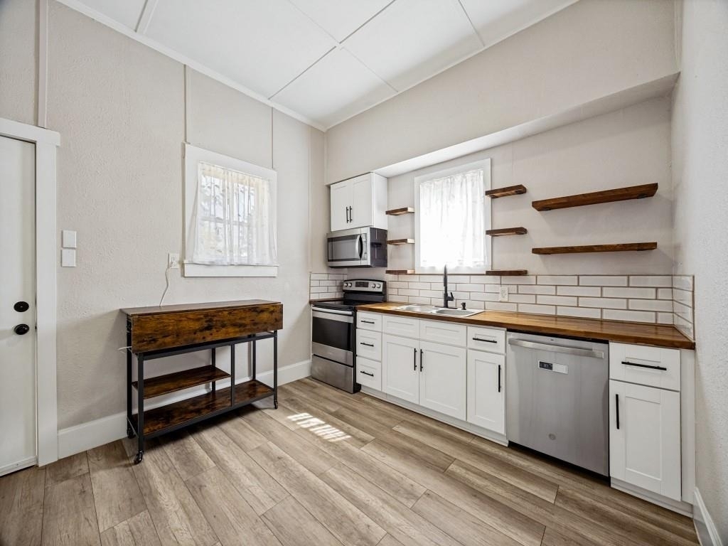 917 W Sears Street - Photo 11