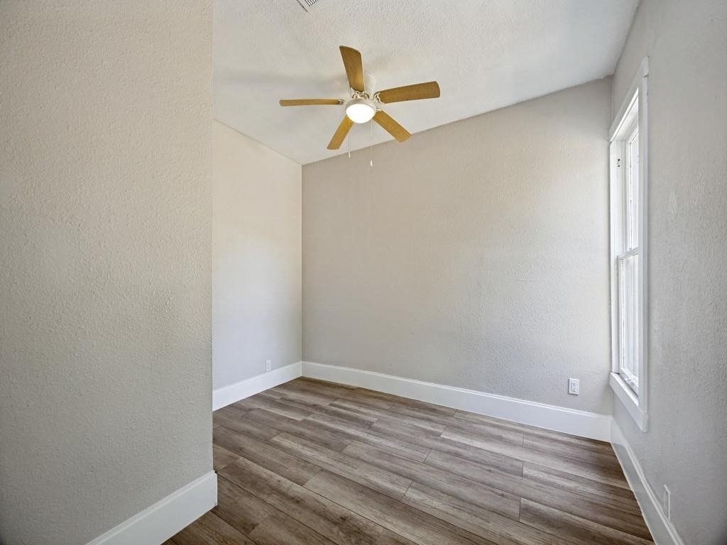 917 W Sears Street - Photo 9