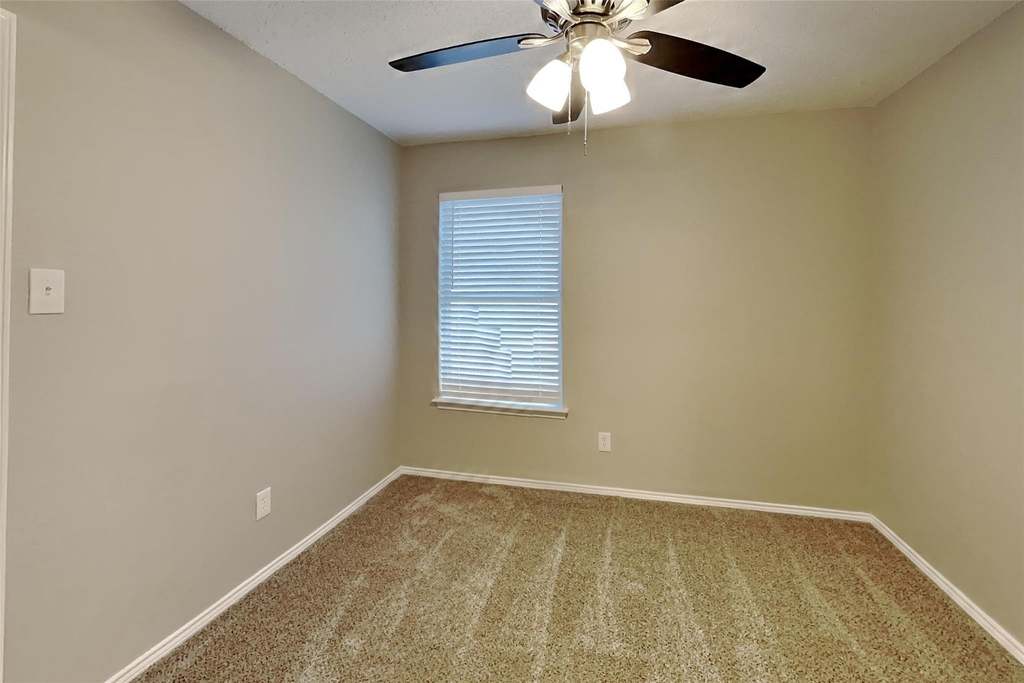 5615 Alicante Drive - Photo 13