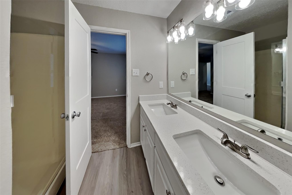 5615 Alicante Drive - Photo 10