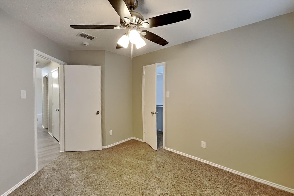 5615 Alicante Drive - Photo 14