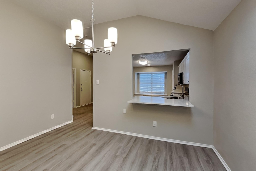 5615 Alicante Drive - Photo 4
