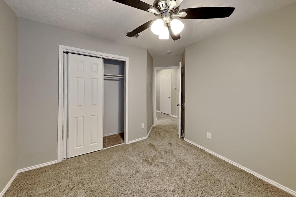 5615 Alicante Drive - Photo 11