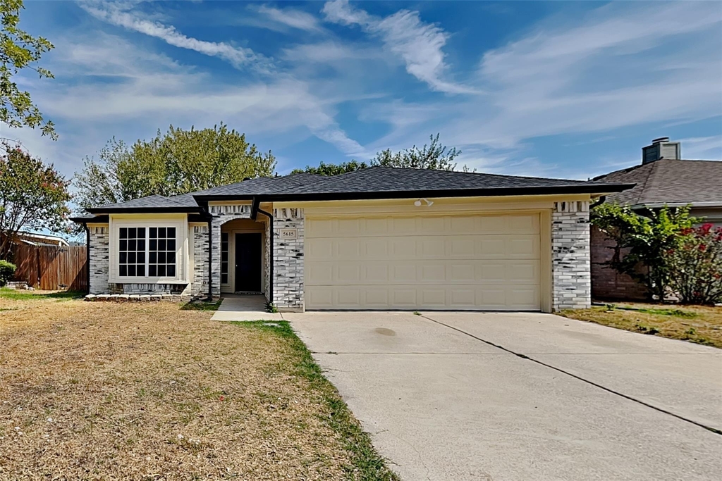 5615 Alicante Drive - Photo 0
