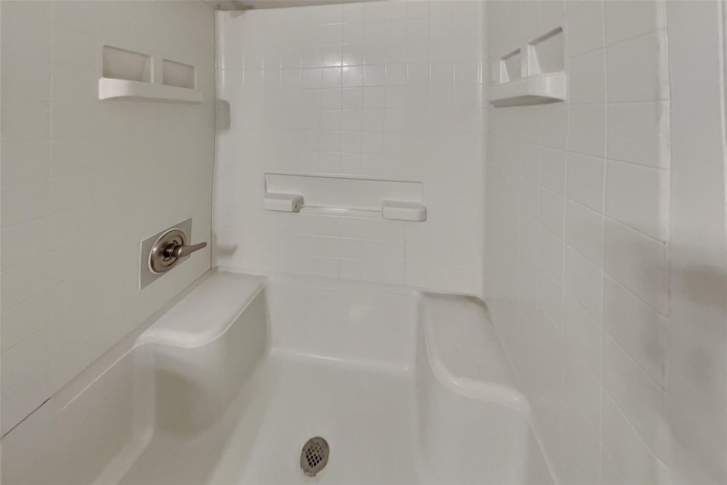 5615 Alicante Drive - Photo 16