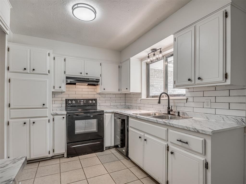 1819 Lakehurst Drive - Photo 11