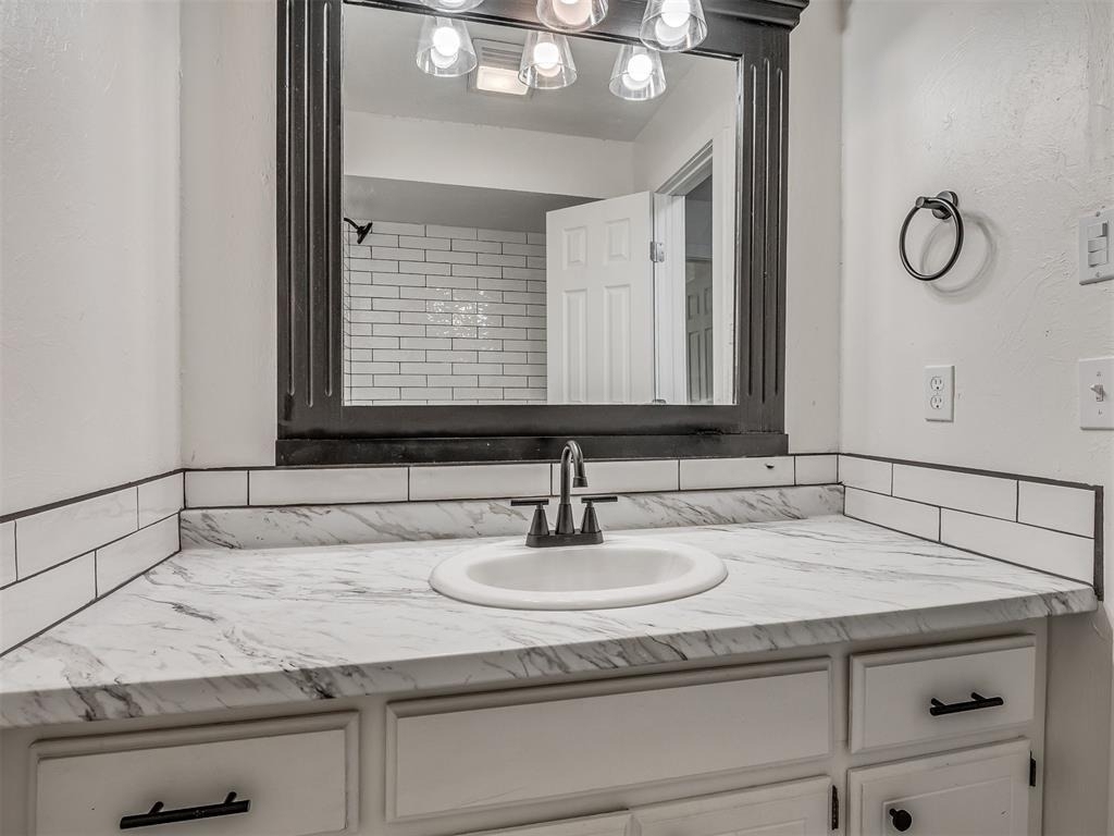 1819 Lakehurst Drive - Photo 14