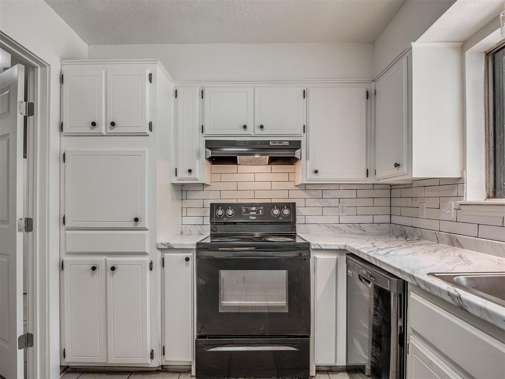 1819 Lakehurst Drive - Photo 10