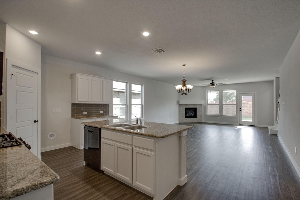 7612 Spring Drive - Photo 9