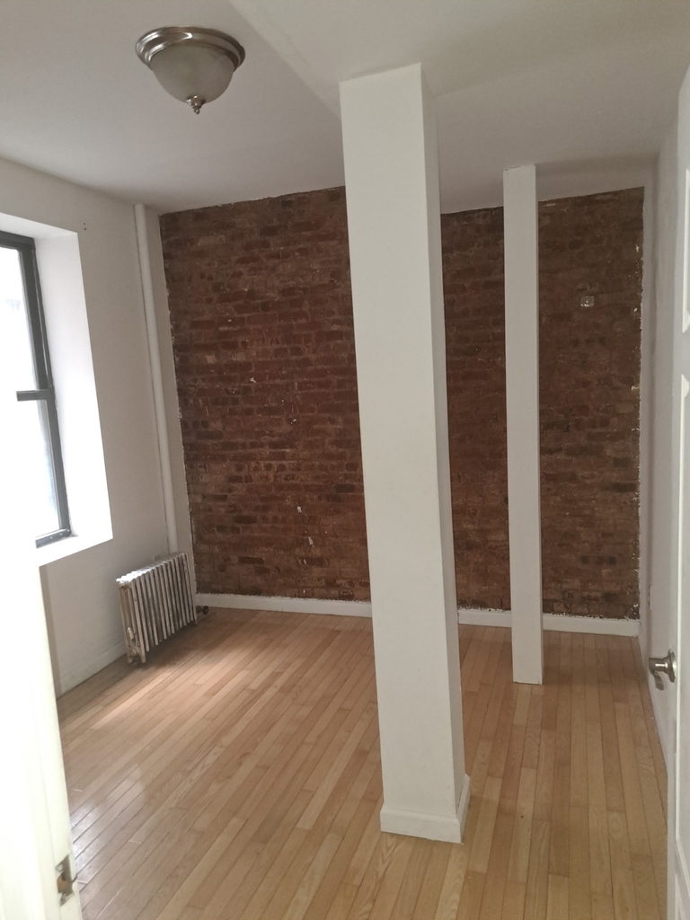 3139 Broadway - Photo 2