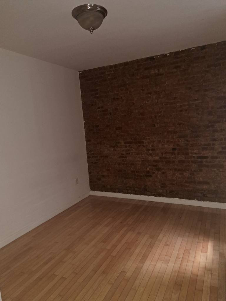 3139 Broadway - Photo 5