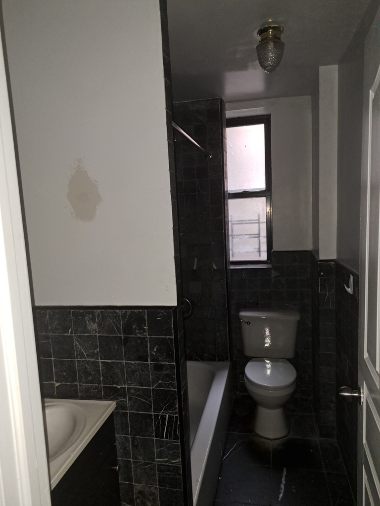 3139 Broadway - Photo 6