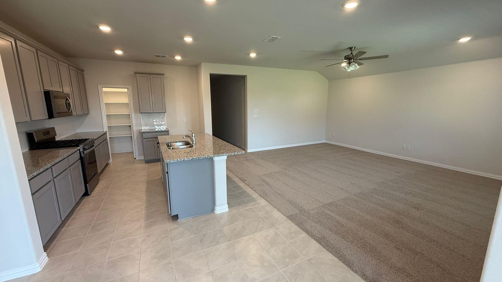 820 Jacquelyn Dr - Photo 4