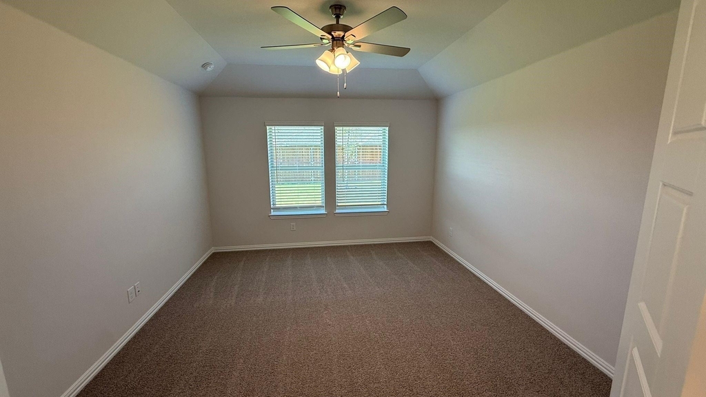 820 Jacquelyn Dr - Photo 11