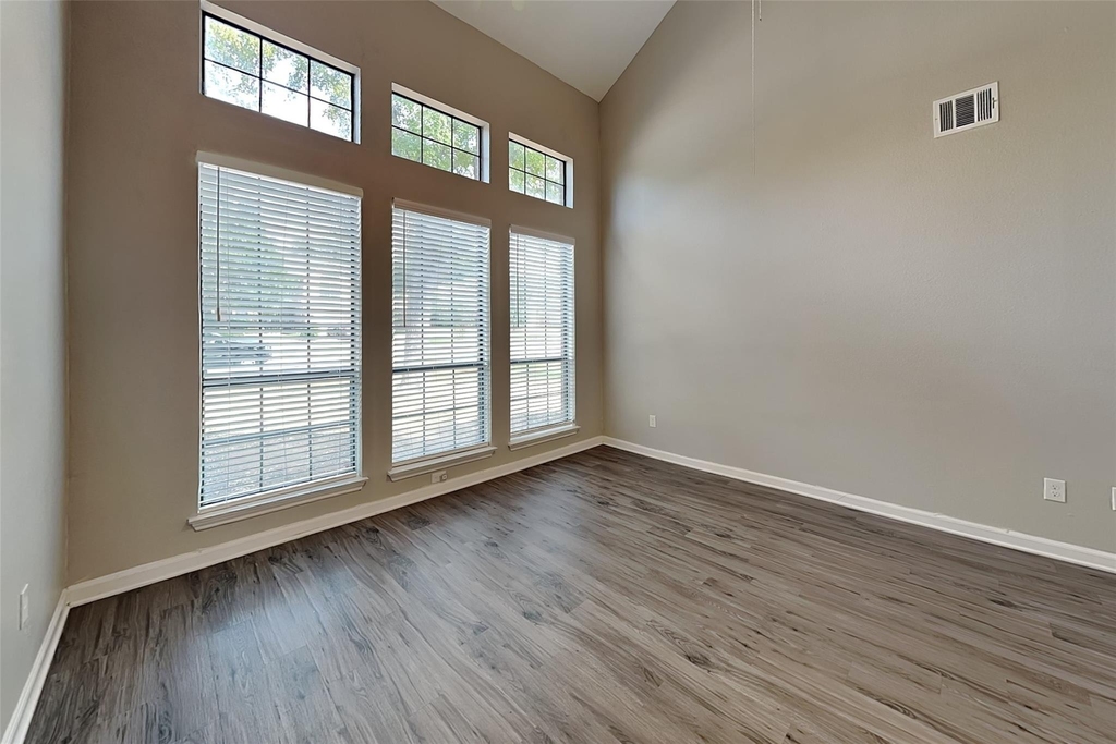 4504 Westchase Circle - Photo 2
