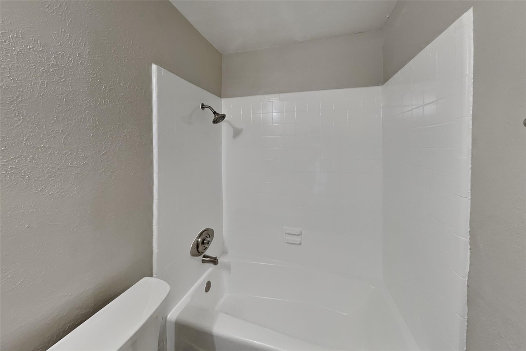 6560 Chinaberry Trail - Photo 16