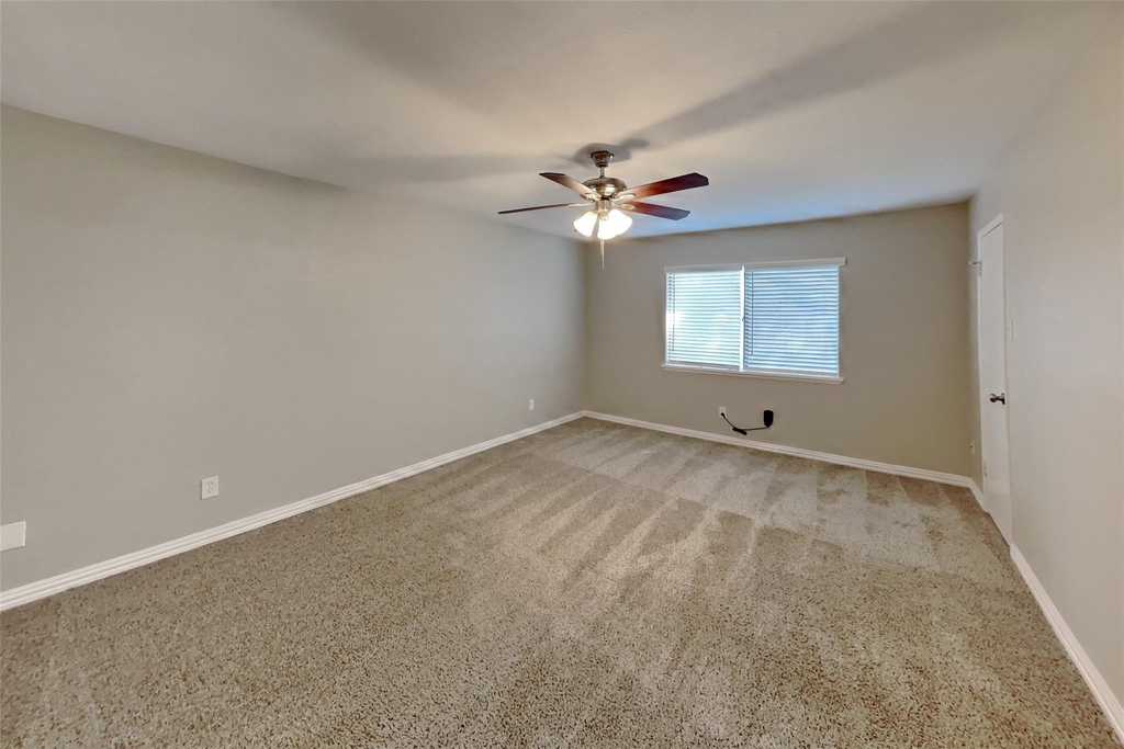 6560 Chinaberry Trail - Photo 7