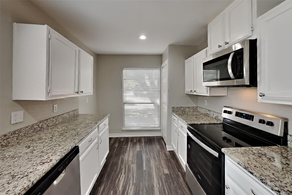 6560 Chinaberry Trail - Photo 4