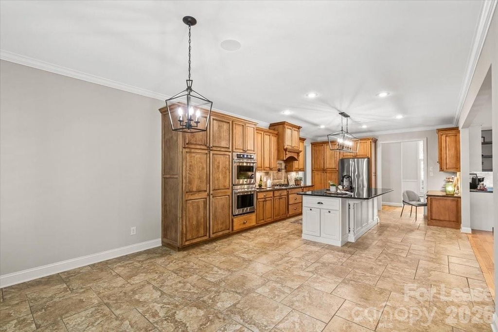 7832 Chapel Creek Drive - Photo 10