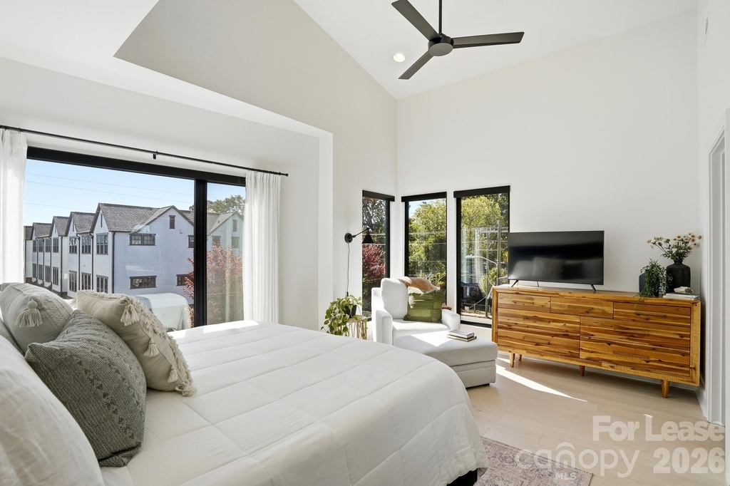 3301 Spencer Street - Photo 25
