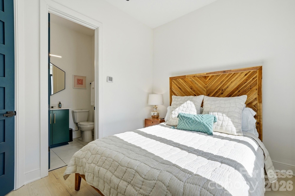 3301 Spencer Street - Photo 33