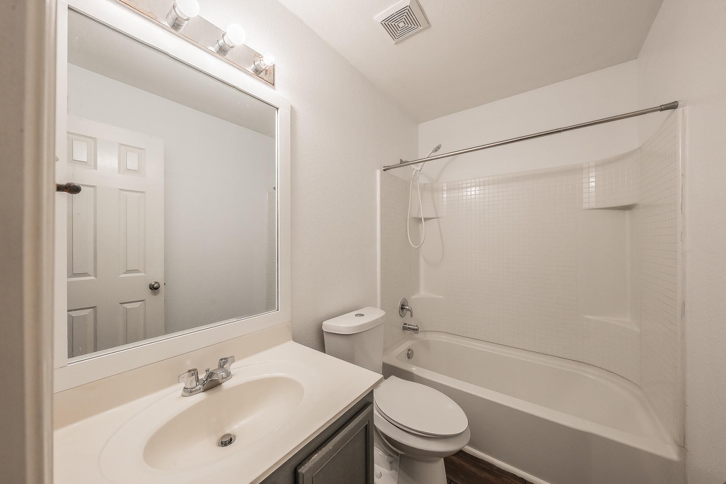 10541 Rising Knoll Lane - Photo 18