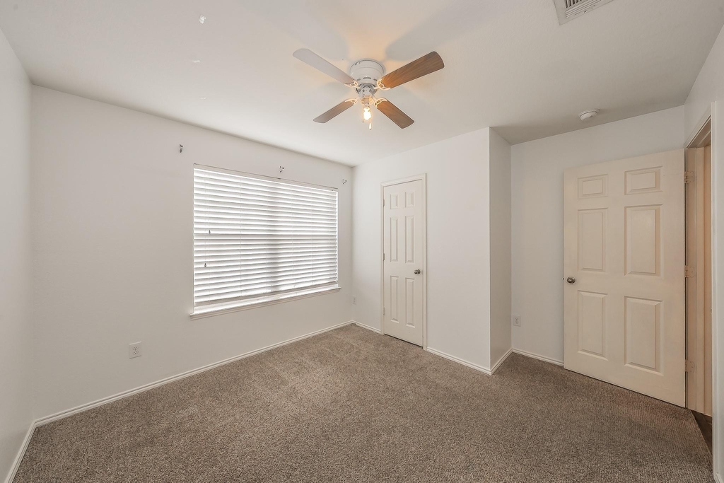 10541 Rising Knoll Lane - Photo 16
