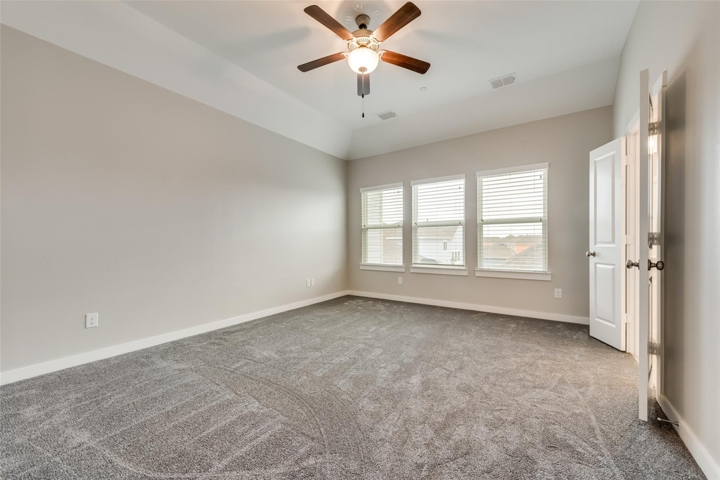 8712 Ice House Drive - Photo 9